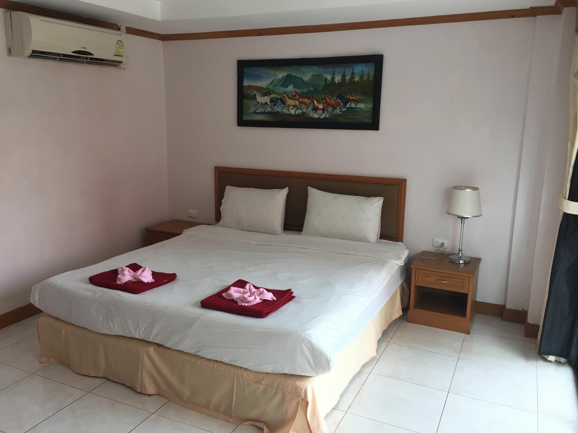 Total-Inn Patong Luaran gambar